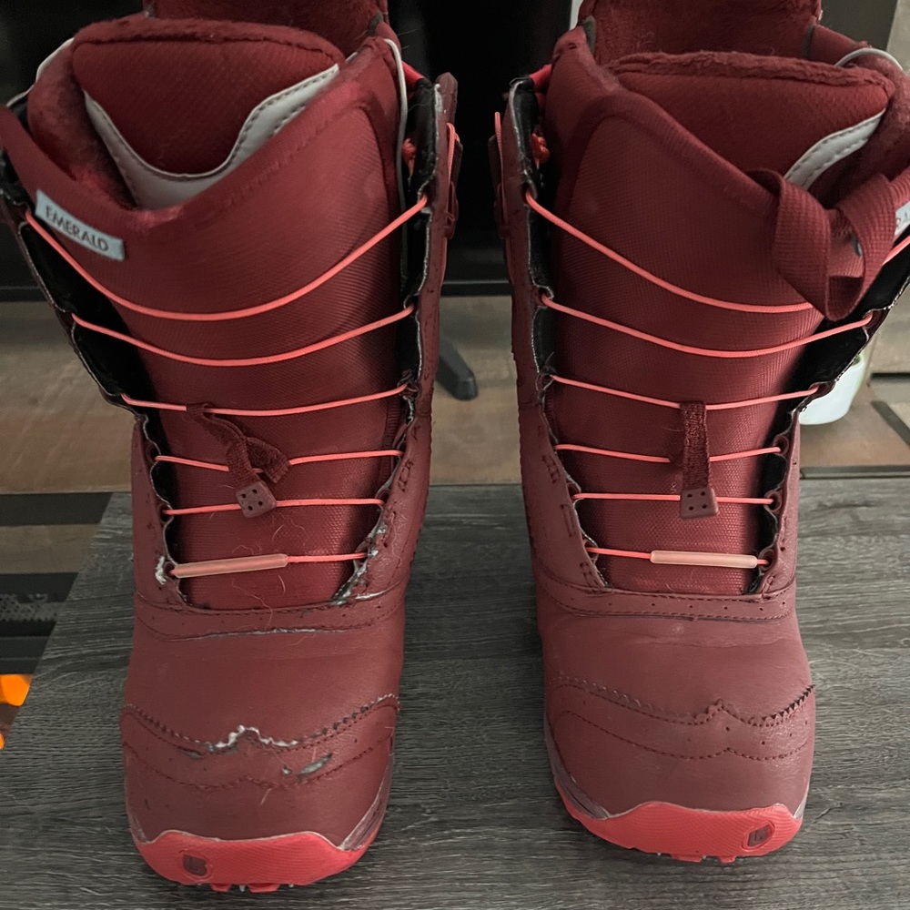 Burton Burgandy Women’s Snowboard Boots with Hot Pink Soles
